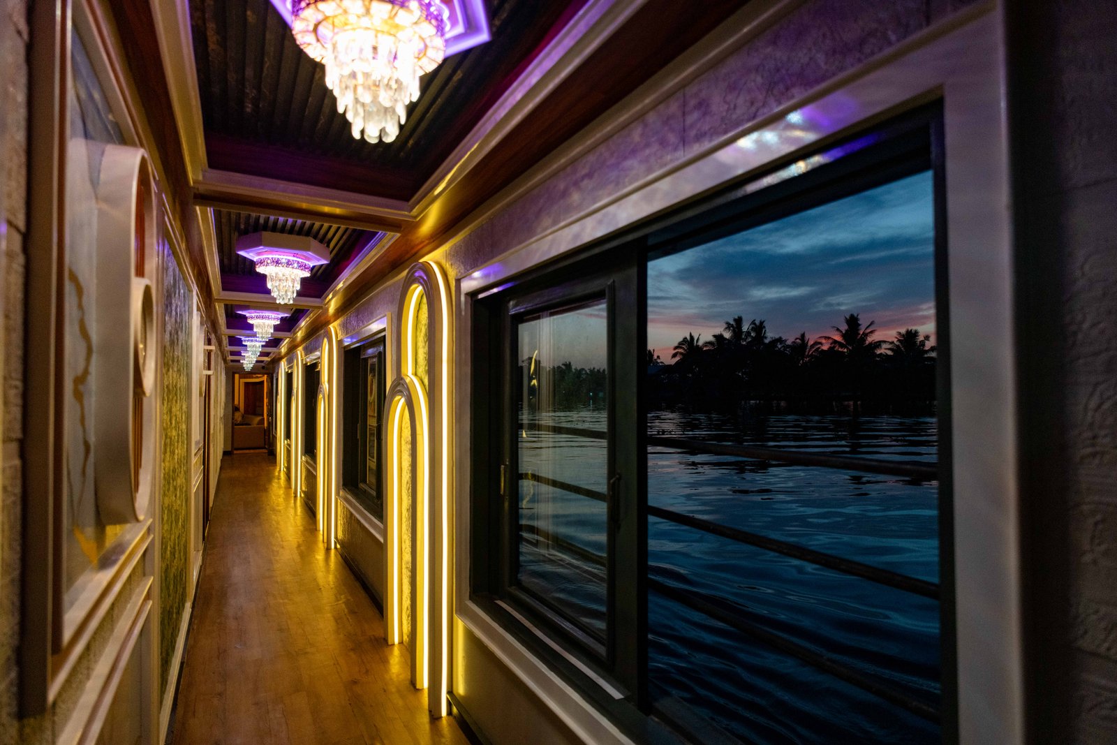Upper Deck Lounge